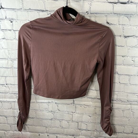 🌸 Forever 21 Cropped Purple Turtleneck - Size Small - Picture 4 of 4